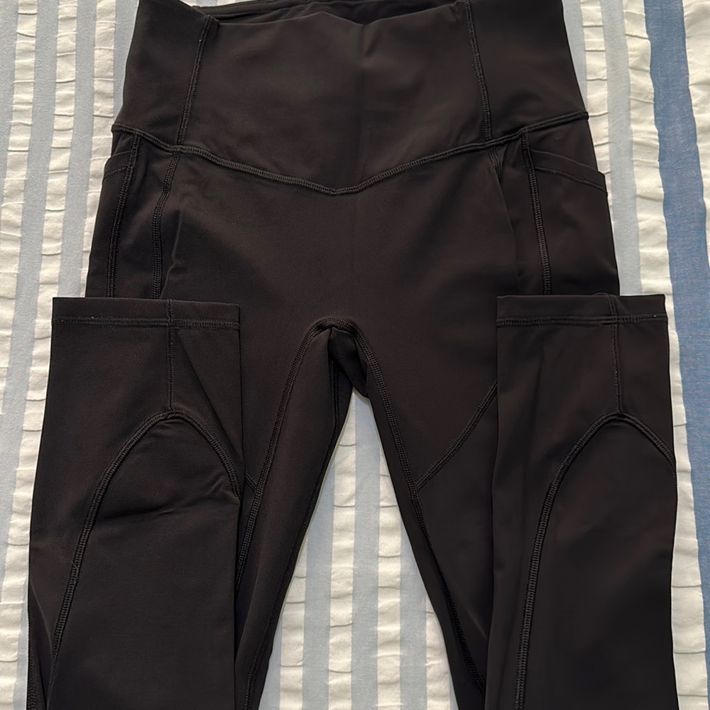 Lululemon All the Right Placed ATRP 25” Black size 6